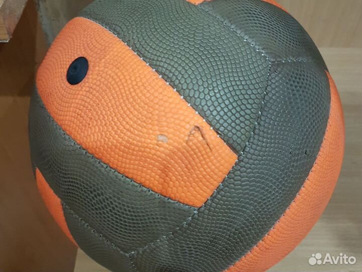 Волейбольный мяч