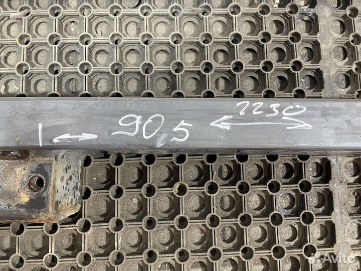 Усилитель переднего бампера Iveco Stralis