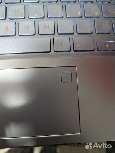 Ноутбук asus zenbook um431da