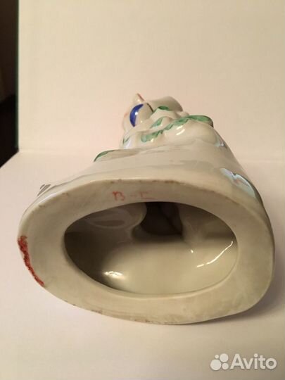 Фарфоровая статуэтка «Лыжник»