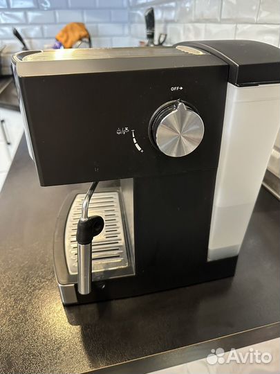 Кофемашина рожковая Pioneer CM111P