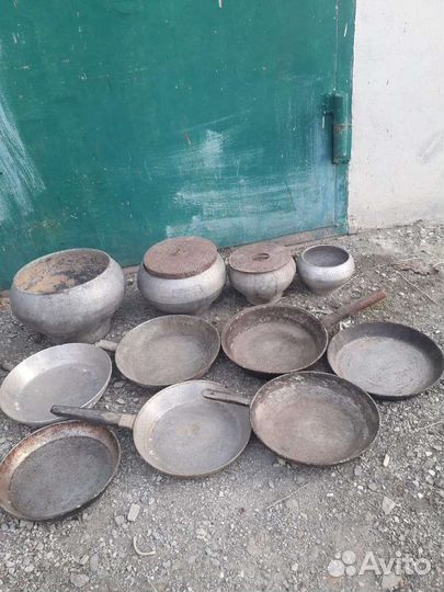 Чугунки и сковородки стариннык