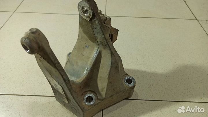 Кронштейн двигателя Акура