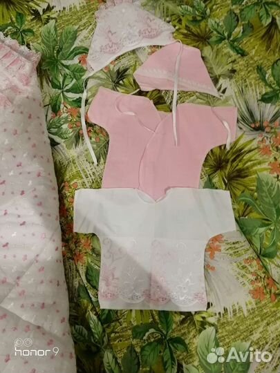 Комплект на выписку для девочки