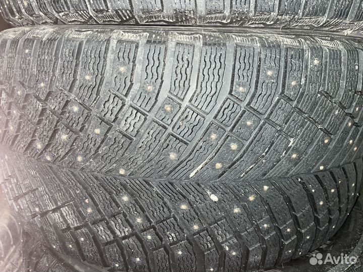 Michelin X-Ice North 4 275/45 R20 и 305/40 R20