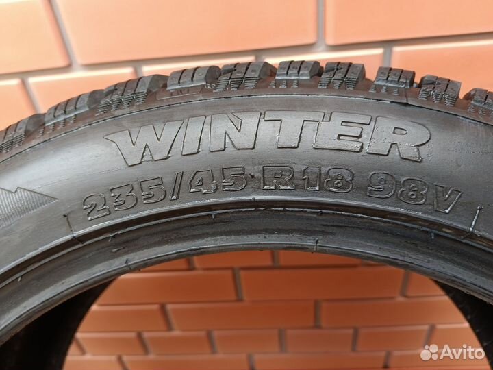 Tigar Winter 235/45 R18