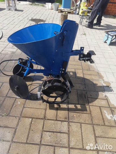 Картофелесажалка для мотоблока