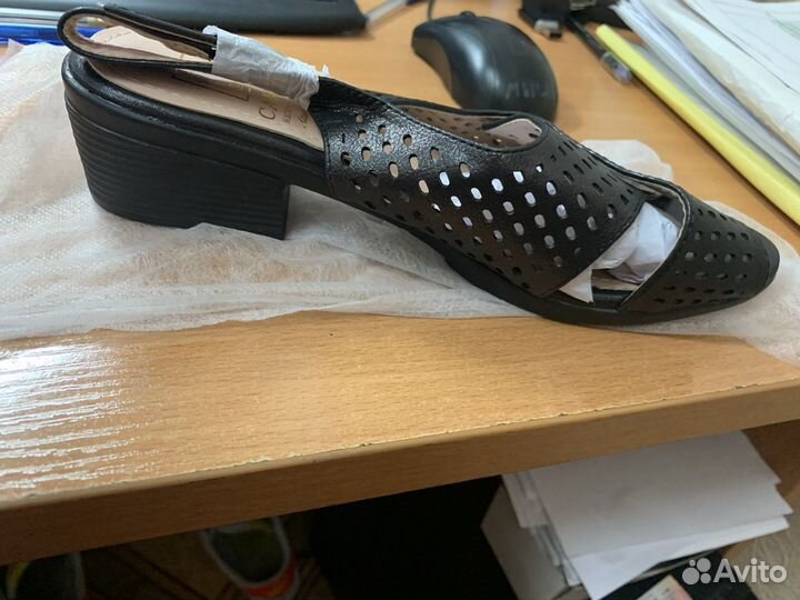 Босоножки новые