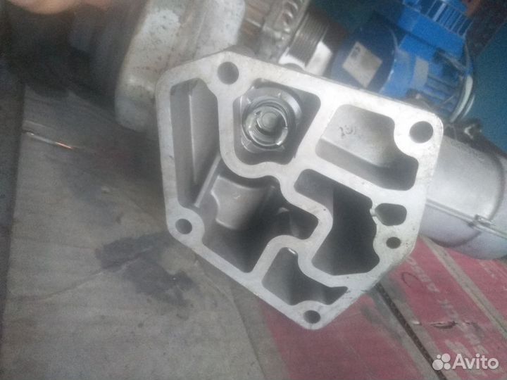 Корпус масляного фильтра теплообменник VW Audi