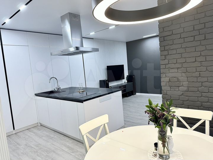 3-к. квартира, 100 м², 7/8 эт.
