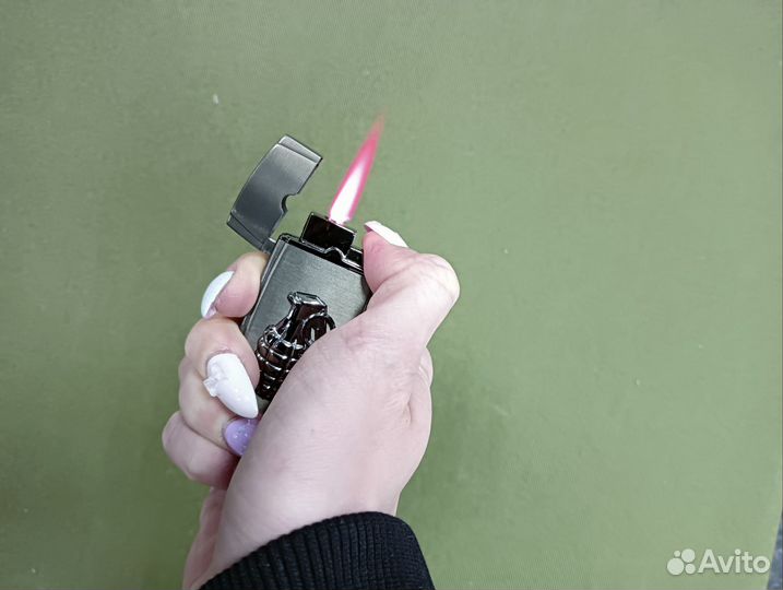 Зажигалка серая с гранатой