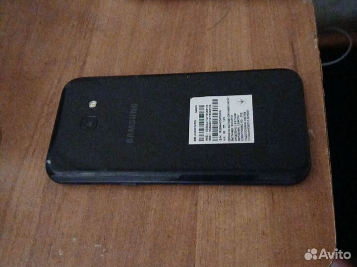 Samsung Galaxy A5 (2017) SM-A520F/DS, 3/32 ГБ
