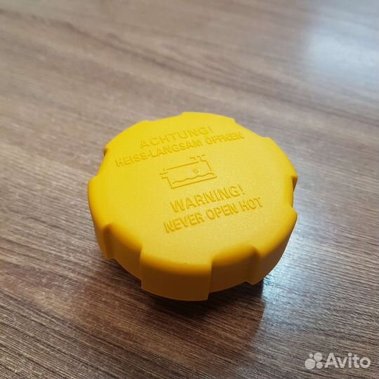 Крышка бачка оригинал Opel Astra H, Zafira B