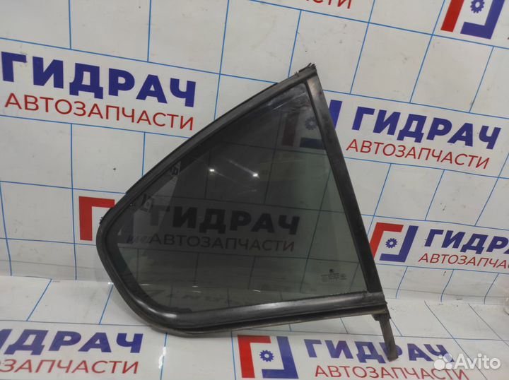 Стекло двери задней правой (форточка) Skoda Octavi
