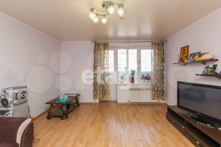 2-к. квартира, 70 м², 3/17 эт.