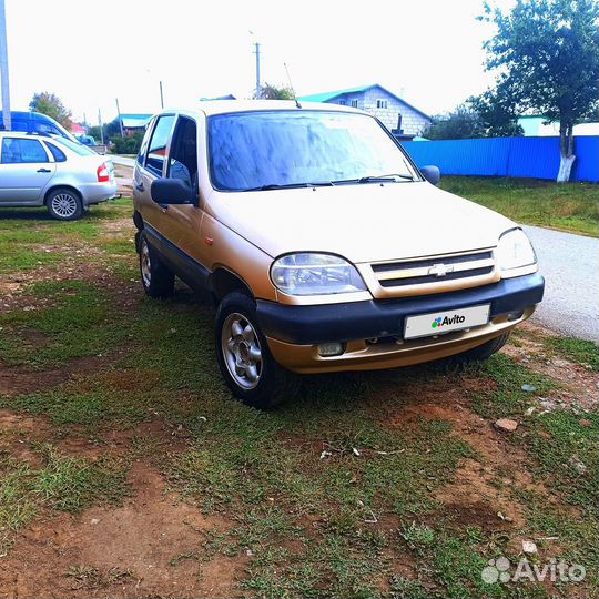 Chevrolet Niva, 2004