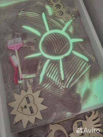 Световой стол и стулья икеа