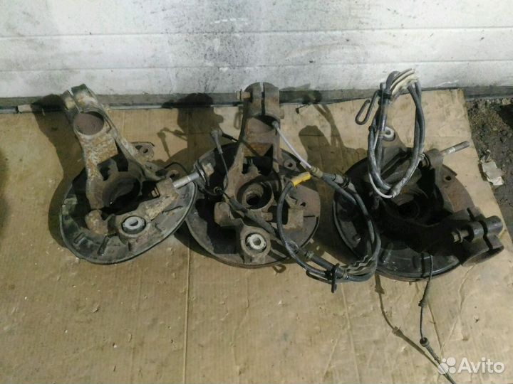 Поворотный кулак задний Ленд Ровер Фрилендер 2