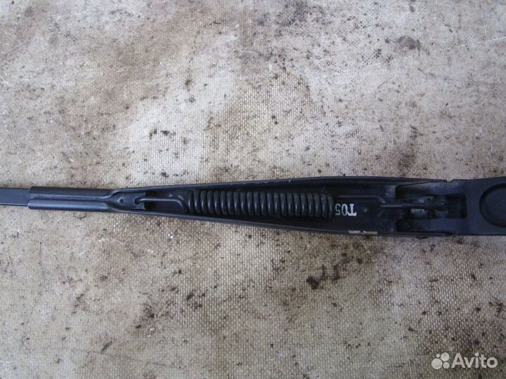 Поводок стеклоочистителя передний левый Kia Cerato