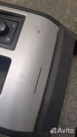 Консоль салона Dodge Nitro, 2008