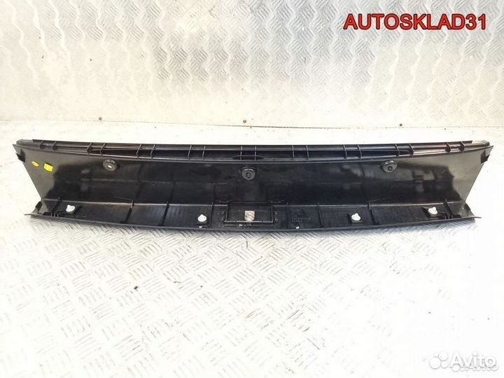Накладка замка багажника Audi A8 4E 4E0863471B