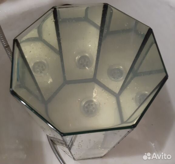 Аквариум,примерно на 25л,8грануй