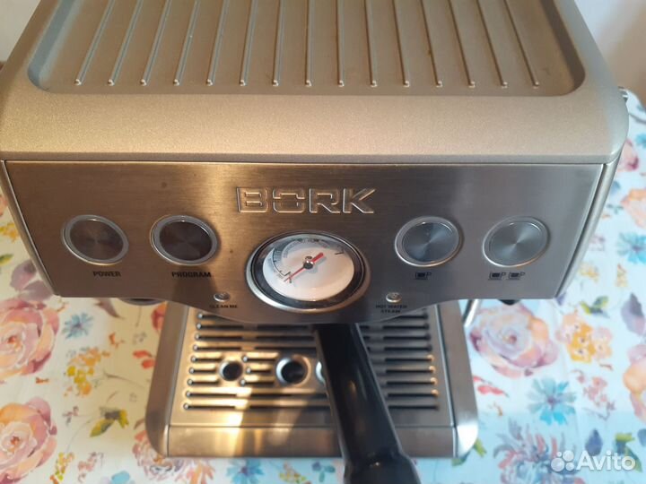 Кофемашина Bork c803