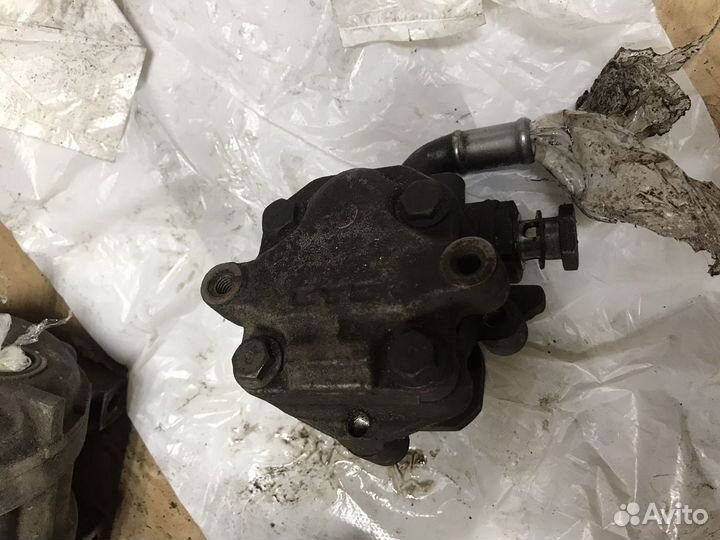 Насос гур VW Transporter 1.9 TDI