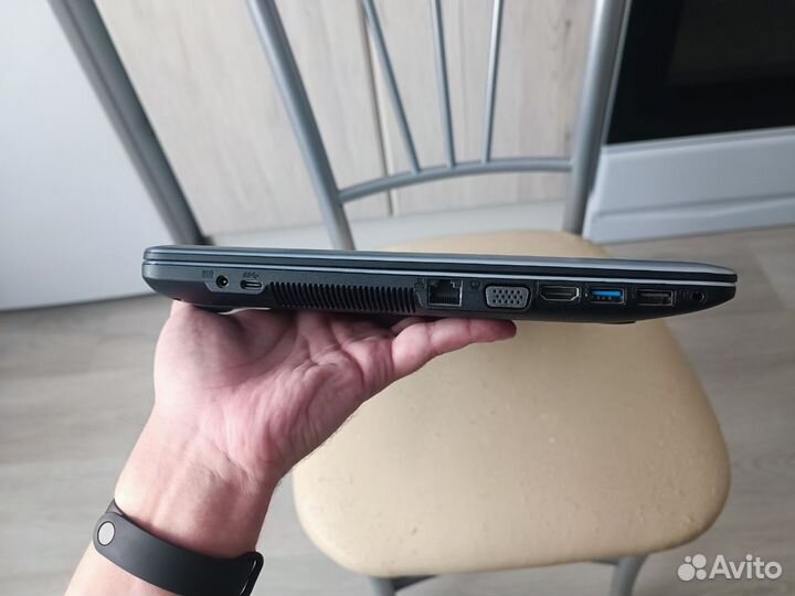 Ноутбук Asus / 4ядра / 810M / 4GB / 256SSD