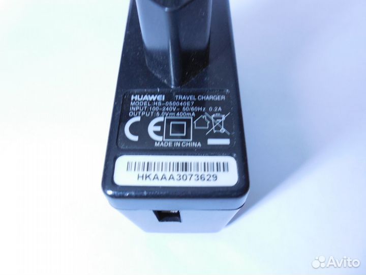 Блок питания Huawei Travel Charger HS-050040E5