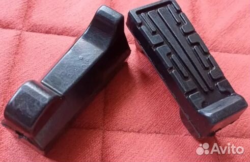 Резинки подножки водителя Yamaha YBR 125(Пара)