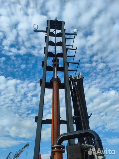 Буровая установка мгбу мозбт М4 на гусеницах