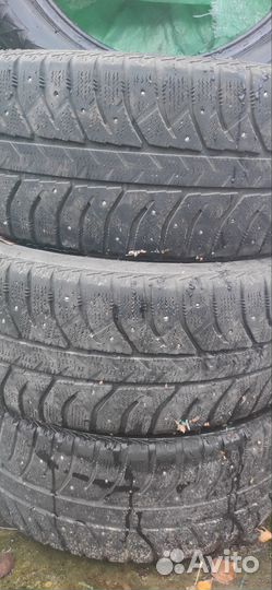 Bridgestone Ice Cruiser 7000 205/55 R16