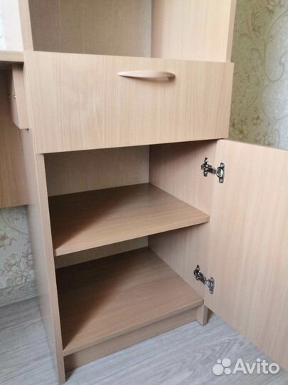 Угловой письменный стол