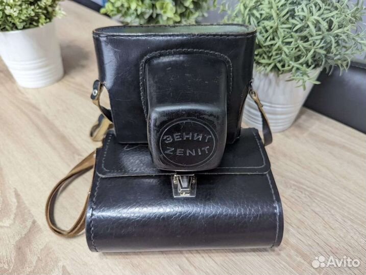 Фотоаппарат Зенит Е, Объектив Гелиос 44-2