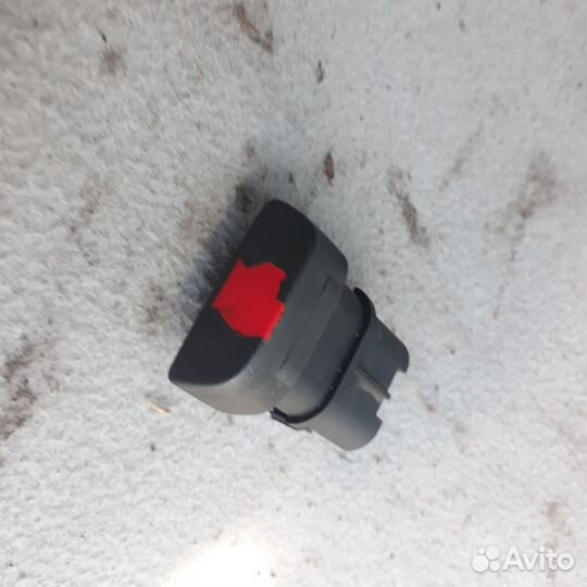 Кнопка аварийки на Форд Фокус 2