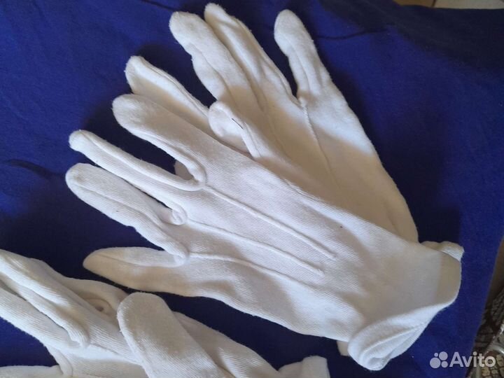 Перчатки белые парадные. Ремень парадный