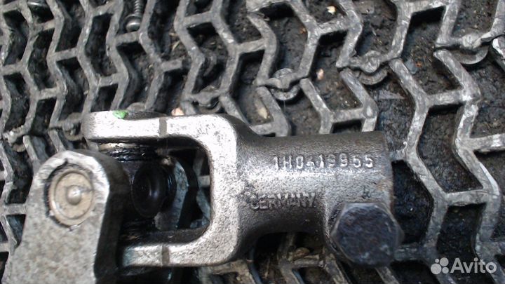 Кардан рулевой Volkswagen Vento, 1998