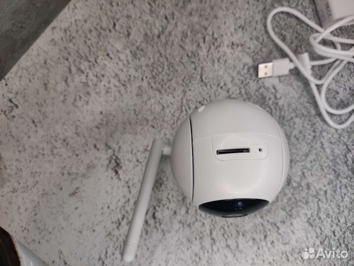 Камера видеонаблюдения в помещении