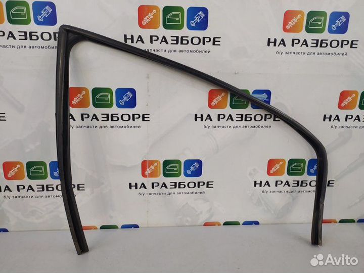 Уплотнительная резинка стекла двери передняя