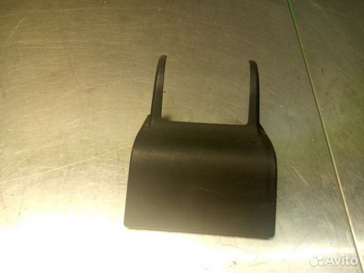 Заглушка сиденья задняя Mitsubishi Outlander Xl