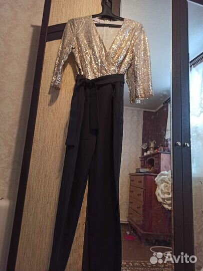 Комбинезон женский. Костюм