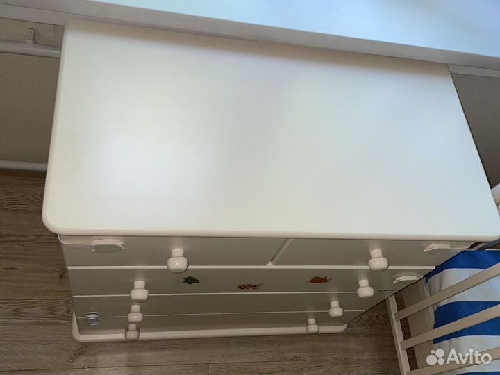 Пеленальный комод и кроватка Gandylyan