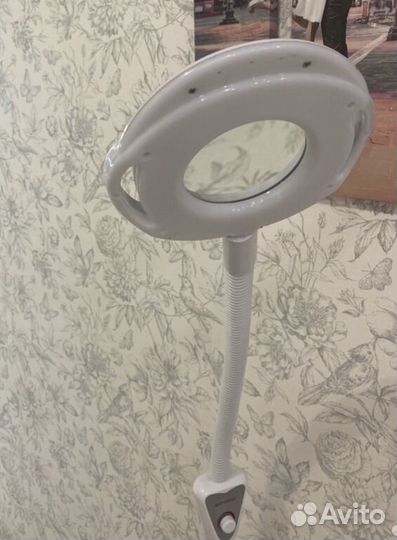 Лампа лупа косметологическая