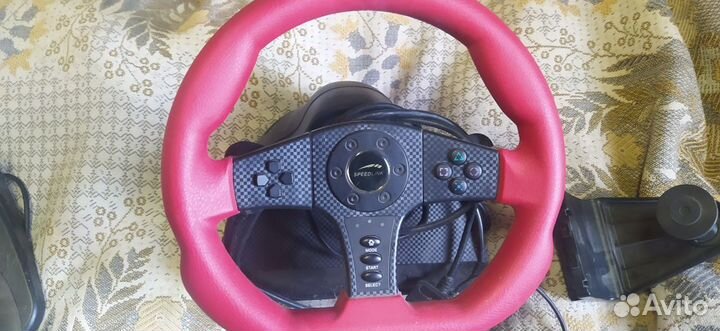 Игровой руль с педалями