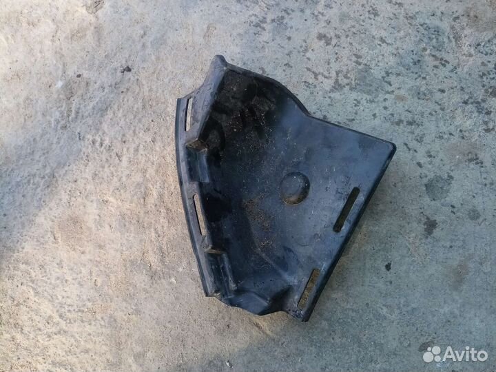 Дефлектор правый пер. бампера glc x253 mercedes