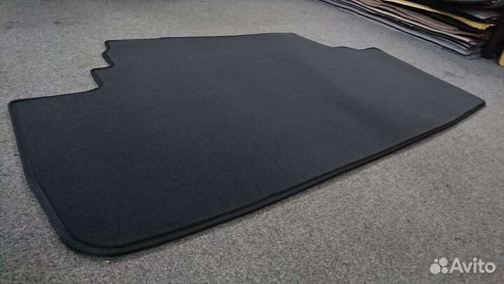 Автоковрик в багажник для Mercedes-Benz W140