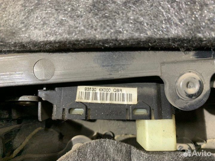 Обшивка двери передняя левая Kia Rio 3