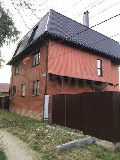 Коттедж 317 м² на участке 5 сот.