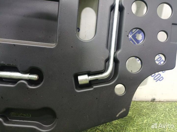 Ящик для инструментов Toyota Mark X седан 2.5 4GR